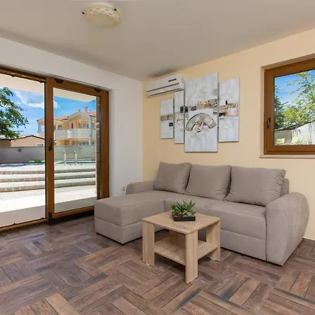 Apartment Diamant With Pool & Whirlpool