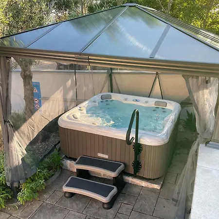 Diamant With Pool & Whirlpool Apartmán