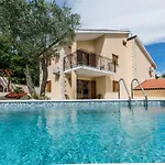Apartament Diamant With Pool & Whirlpool Čižići