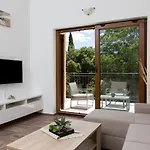 Diamant With Pool & Whirlpool Apartament *